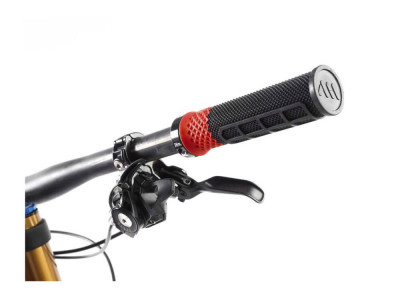 All Mountain Style Cero grips black/red