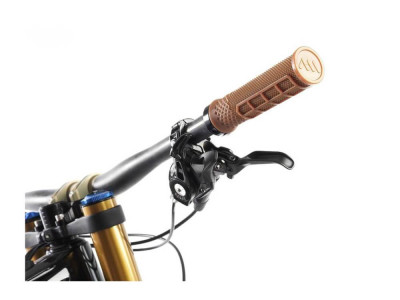 All Mountain Style Cero grips sand