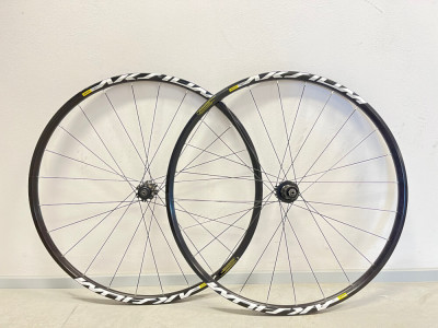 Mavic Aksium Disc INTL road braided wheels 2021 - removed from the bike