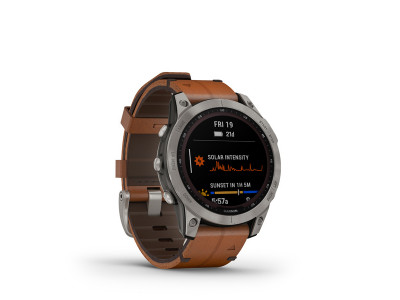 Garmin fenix 7 Szafirowy Solar, tytanowy, skórzany pasek w kolorze kasztanowym