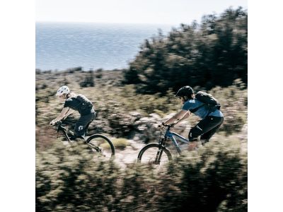 Thule Vital DH Hydration batoh, 6 l, čierna