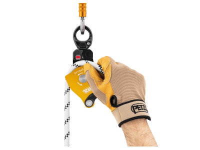 Petzl SPIN L1D single-sided pulley with a swivel