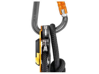 Petzl WILLIAM TRIACT LOCK carabiner with automatic. insurance