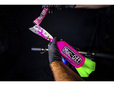 Muc-Off Bottle for Life + Punk Powder bottle and powder set for cleaning bikes
