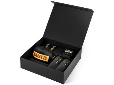 Pirelli 150th Anniversary Prestige Box, pár plášťů P Zero Race 26-622, kevlar