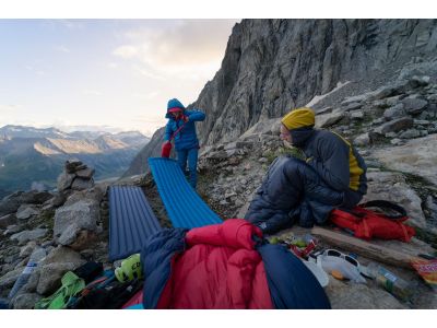 Mountain Equipment Aerostat Synthetic 7.0 Mat - Covoraș lung, albastru ombre