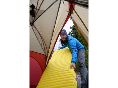 Therm-a-Rest NEOAIR XLITE NXT RShort Solar Flare inflatable mat, 168x51x7 cm, yellow