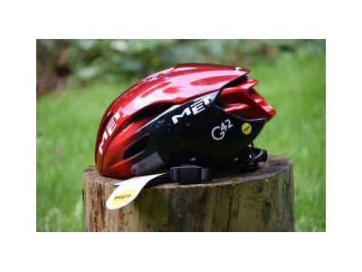 Kask MET MANTA MIPS UAE, edycja limitowana