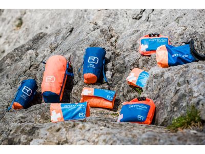 Geanta ORTOVOX First Aid Rock Doc pentru magneziu cu trusă de prim ajutor, heritage blue