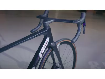 Superior X-ROAD Team Issue bicykel, gloss black rainbow/hologram chrome