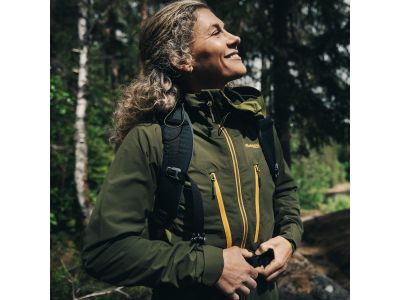 Bergans of Norway Cecilie Mtn Softshell Women&#39;s Jacket, Dark Olive Green/Trail Green