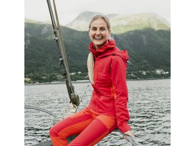 Jachetă pentru femei Bergans of Norway Cecilie Mtn Softshell, frunză roșie/roșu energetic