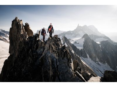 ORTOVOX Westalpen Swisswool Damenjacke, schwarzer Rabe