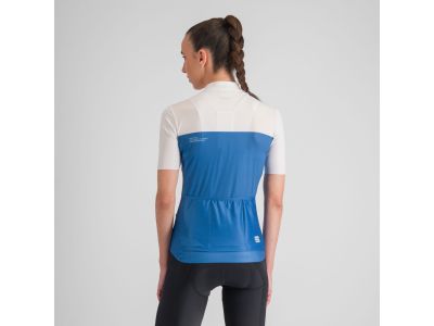 Sportos PISTA női trikó, kék farmer fehér