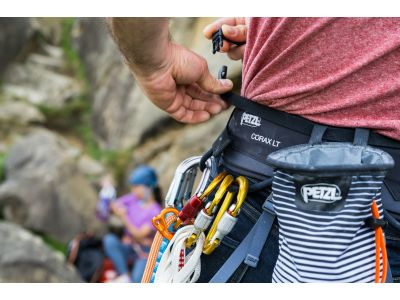 Petzl CORAX LT Geschirr, Indigoblau