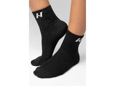 NEBBIA HI-TECH Crew-Socken mit N-Muster, schwarz