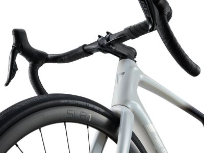 Giant Defy Advanced Pro 1 bicykel, unicorn white