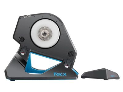 trainer Tacx Neo 2T Smart, frontalăa caseta