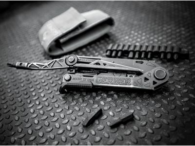 Gerber Center Drive Multitool mit Bitsatz, schwarz