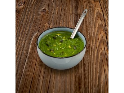 LYO FOOD creamy broccoli soup with spinach, mozzarella and pumpkin seeds