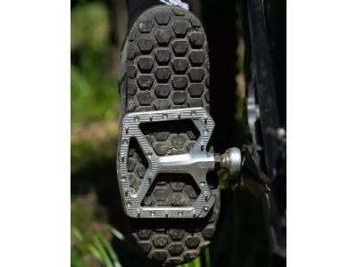 Wolf Tooth RIPSAW platform pedals, silver