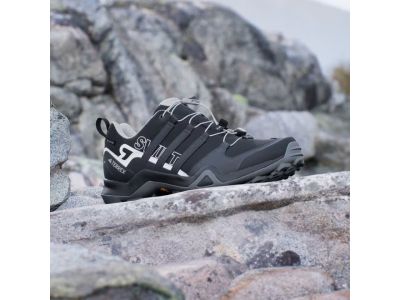 Adidas TERREX SWIFT R2 GORE-TEX női cipő, Core Black/Dgh Solid Grey/Lila árnyalat