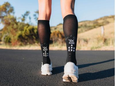 COMPRESSPORT Full Oxygen knee socks, black