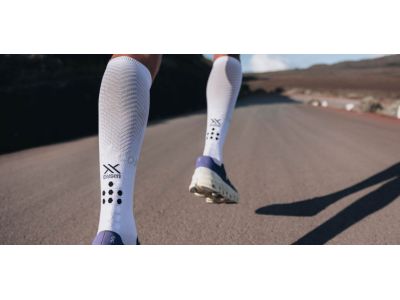 COMPRESSPORT Full Oxygen térdzokni, fehér/biztonságos sárga