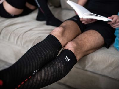 COMPRESSPORT Full Recovery podkolienky, čierna