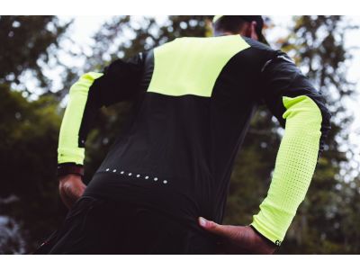 COMPRESSPORT Hurricane Windproof jacket, Flash Black/Fluo Yellow