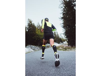 Jachetă antivânt COMPRESSPORT Hurricane, Flash Black/Fluo Yellow