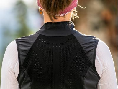 COMPRESSPORT Hurricane Windproof dámská vesta, černá