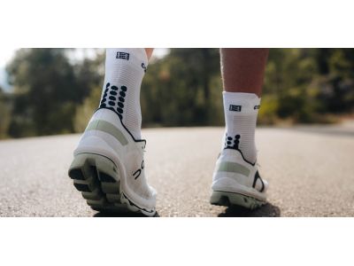 COMPRESSPORT Pro Racing v4.0 Run High ponožky, čierna/červená