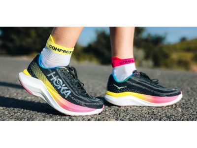 COMPRESSPORT Pro Racing v4.0 Run Low zokni, kék/zöld fényű