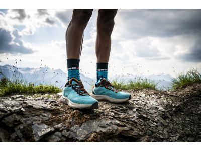 COMPRESSPORT Pro Racing Winter Trail zokni, Mosaic Blue/Black