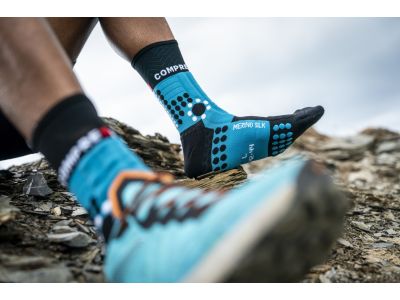 COMPRESSPORT Pro Racing Winter Trail ponožky, Mosaic Blue/Black