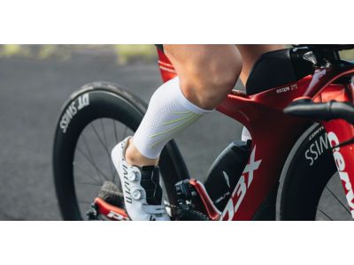 COMPRESSPORT R2 Aero sleeves, White/Safe Yellow