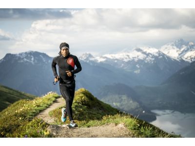 COMPRESSPORT Winter Trail Postural T-Shirt, schwarz/rot