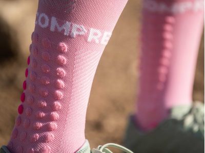 COMPRESSPORT Full Run knee socks, pink