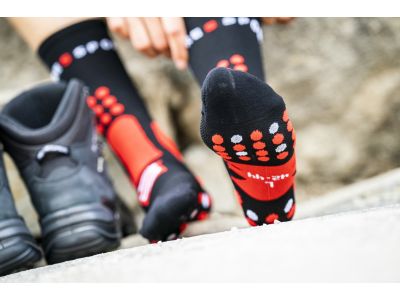 COMPRESSPORT Hiking socks, black/red/white