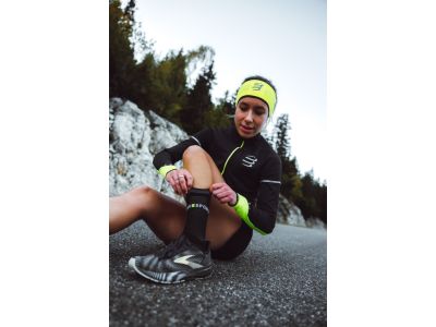 Jachetă de damă COMPRESSPORT Hurricane Windproof Flash, Negru/Galben Fluo