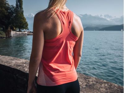 Top de damă COMPRESSPORT Performance Singlet, Coral