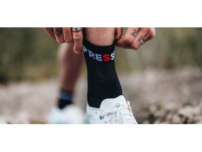 COMPRESSPORT Ultra Trail Low zokni, fekete/piros