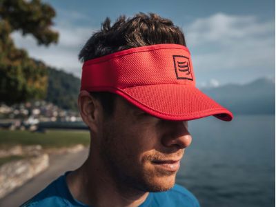 COMPRESSPORT Visor sapka, fekete/piros