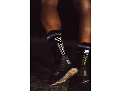 COMPRESSPORT Pro Racing V4.0 Run High zokni, flash fekete/neonsárga