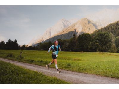 COMPRESSPORT UltRun Evo 10 Pack Weste, 10 l, schwarz