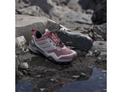 adidas TERREX SKYCHASER GTX női cipő, bordó/használt mintás/szürke kettős színben