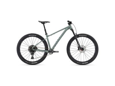 Giant Fathom 1 29-es kerékpár, ködös erdő