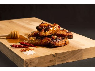 Adventure Menu Chicken wings with honey and chili, 300g