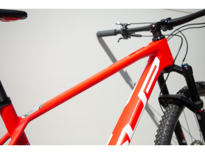 Superior XP 979, model 2020, red-white, test
